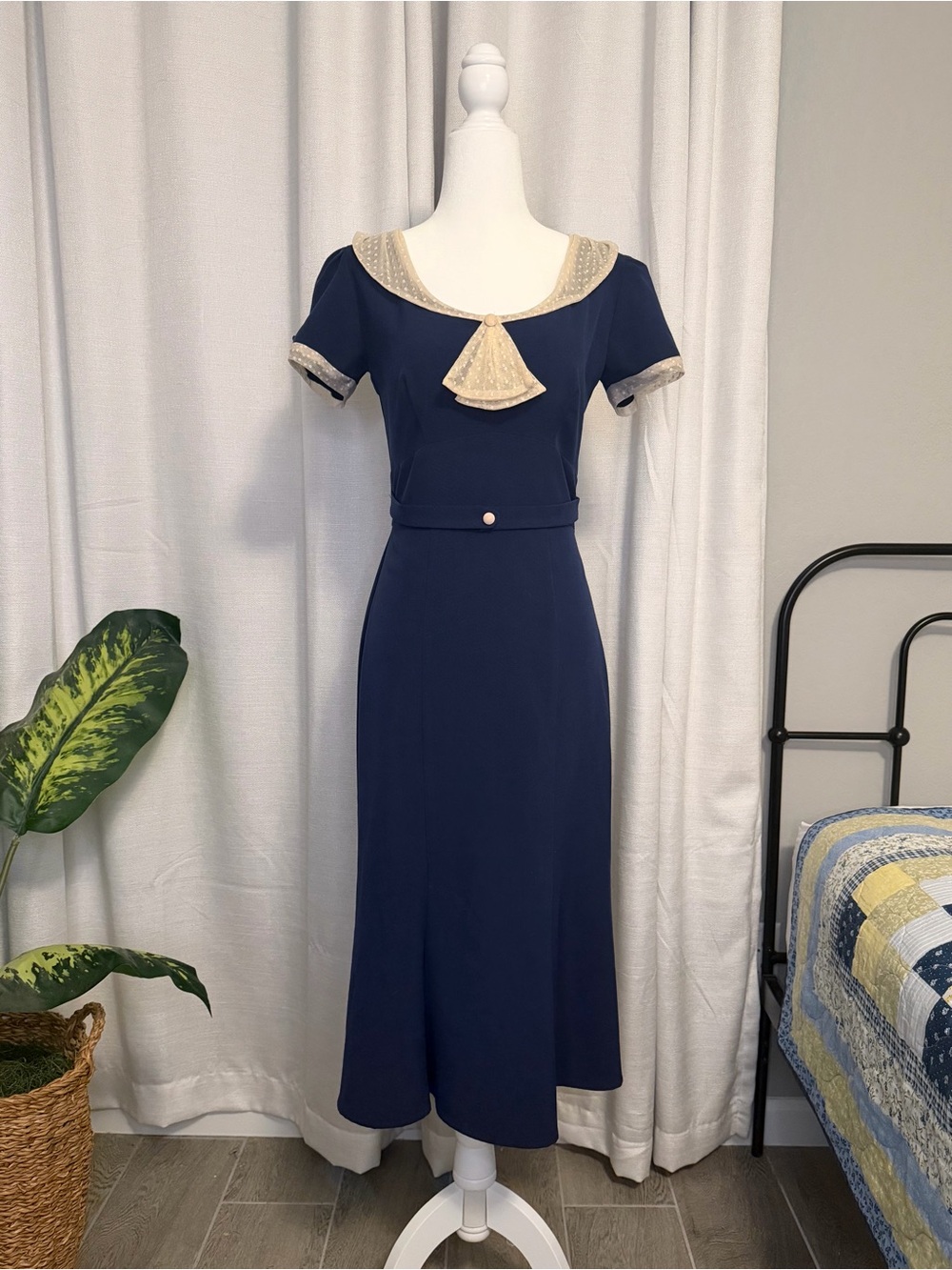 Y2K Vintage Style 1940s Navy Blue Wiggle Dress | Stop Staring Alicia Estrada Lac